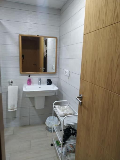 Se Alquila Habitacion Muy Luminosa Con Bano Privado En Apartamento Compartido Rincón de la Victoria Exteriör bild